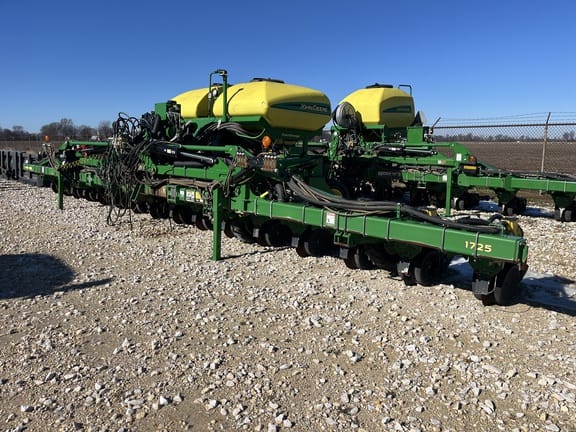 2016 John Deere 1725 Equipment Image0