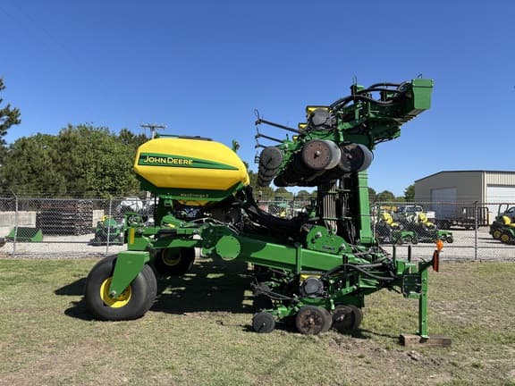 Image of John Deere 1725 equipment image 4