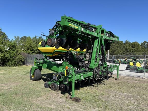 Image of John Deere 1725 Primary image