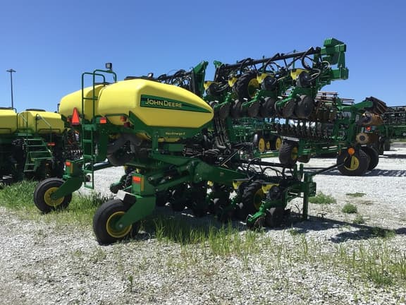 Image of John Deere 1725 equipment image 3