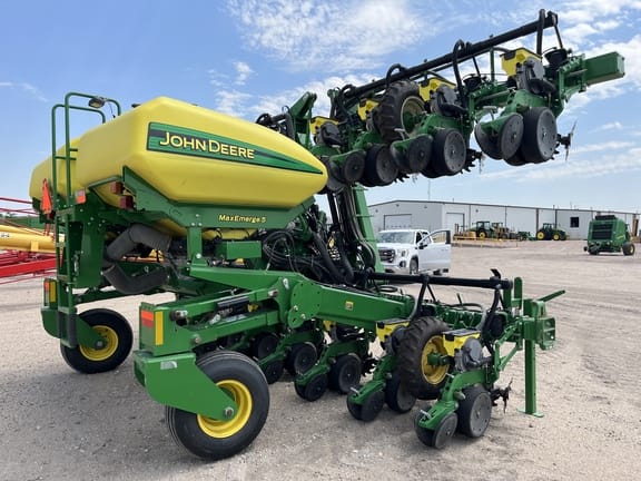 Main image John Deere 1725