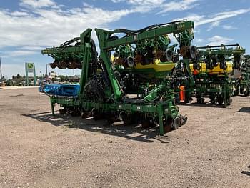 2016 John Deere 1725 Equipment Image0