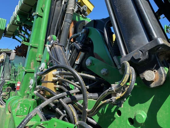 Image of John Deere 1725 equipment image 4