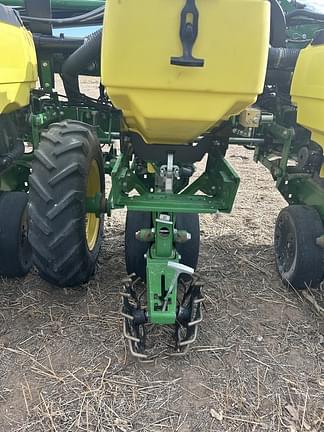 Image of John Deere 1725 equipment image 1