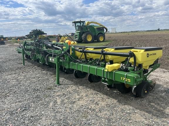 Image of John Deere 1725 Primary image