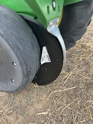 Image of John Deere 1725 equipment image 4