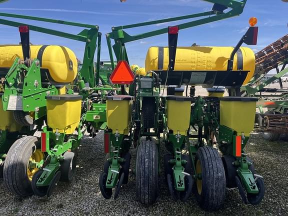 Image of John Deere 1765 equipment image 4