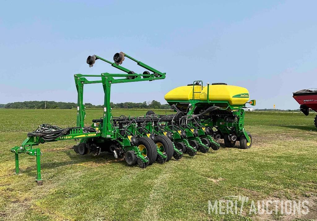 Image of John Deere 1775 Primary image