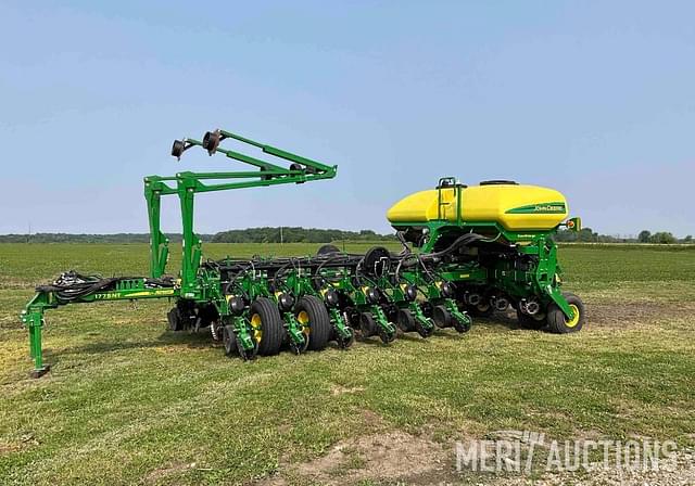 Image of John Deere 1775 equipment image 2