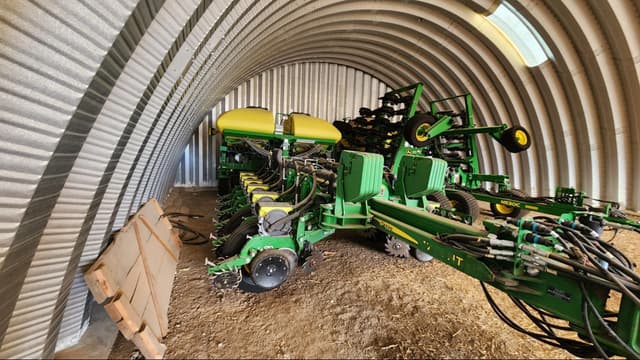 Image of John Deere 1775 equipment image 2