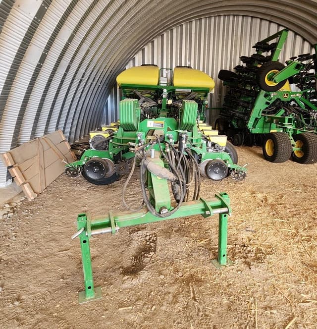 Image of John Deere 1775 equipment image 1