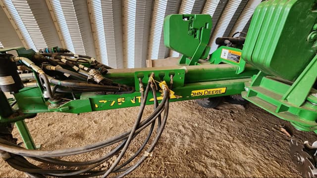 Image of John Deere 1775 equipment image 4