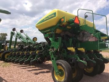 Main image John Deere 1775