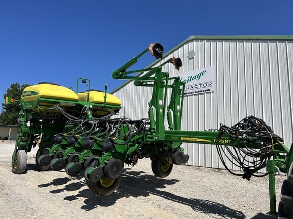 Main image John Deere 1775