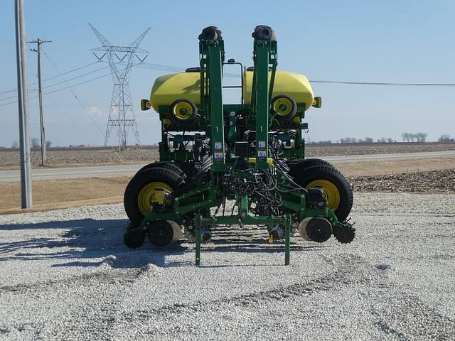 Image of John Deere 1775 equipment image 2