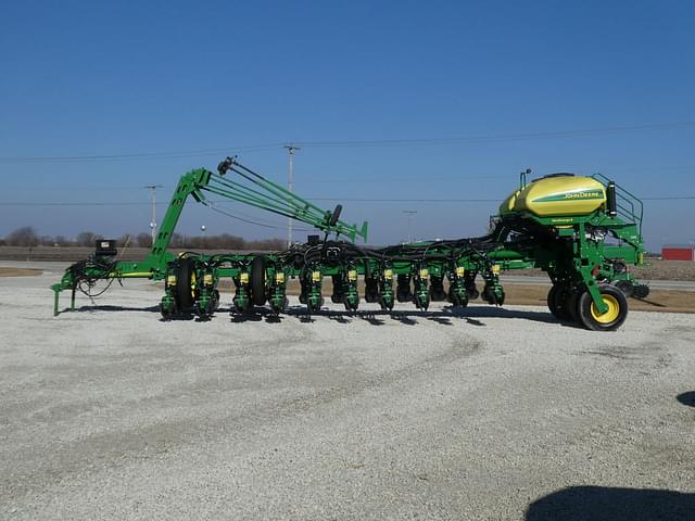 Image of John Deere 1775 equipment image 1