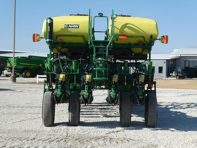 Image of John Deere 1775 equipment image 3