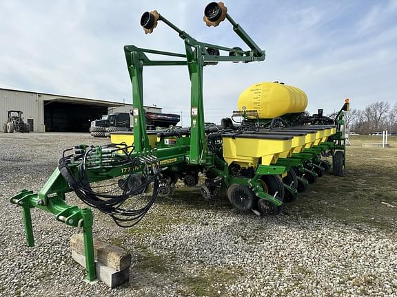 Image of John Deere 1775 equipment image 1