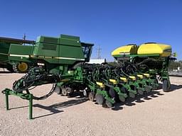 2016 John Deere 1775 Equipment Image0