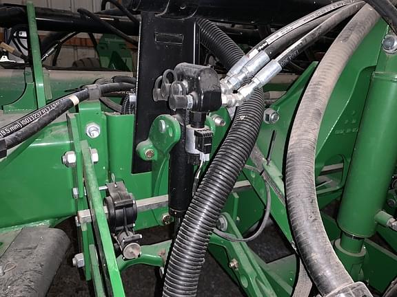 Image of John Deere 1775 equipment image 4