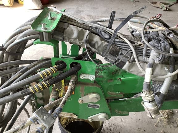 Image of John Deere 1775NT equipment image 3
