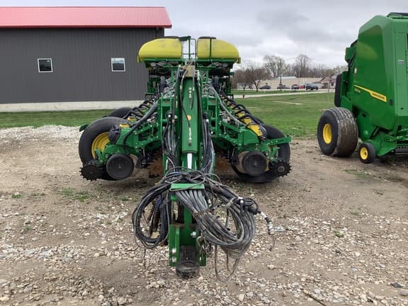 Image of John Deere 1775 equipment image 3