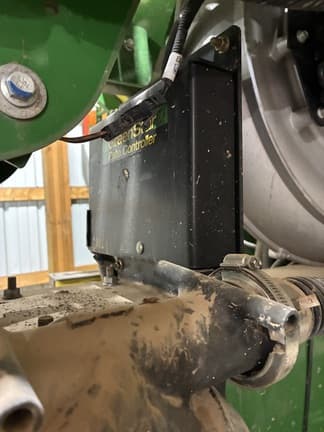 Image of John Deere 1775 equipment image 1