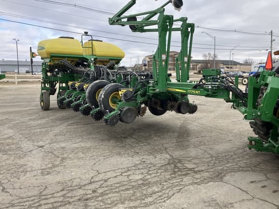 Image of John Deere 1775 equipment image 4