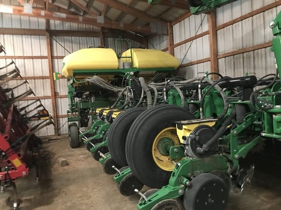 Main image John Deere 1775