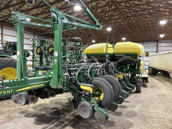 Image of John Deere 1775 equipment image 1