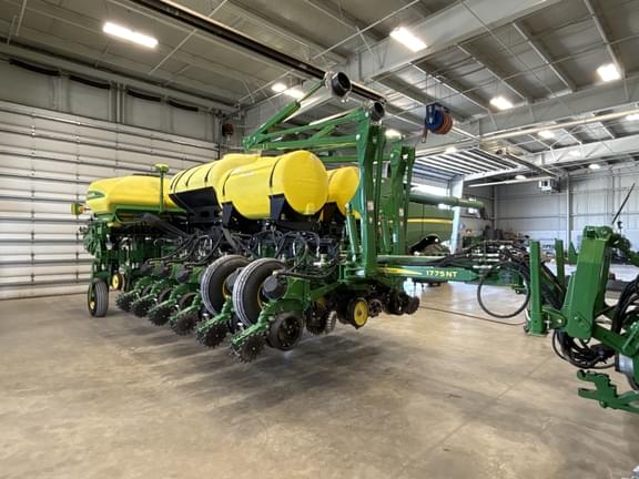 Image of John Deere 1775 equipment image 1