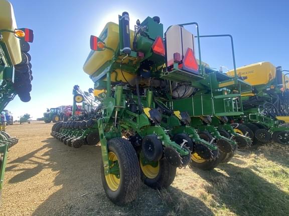 Image of John Deere 1775 equipment image 2