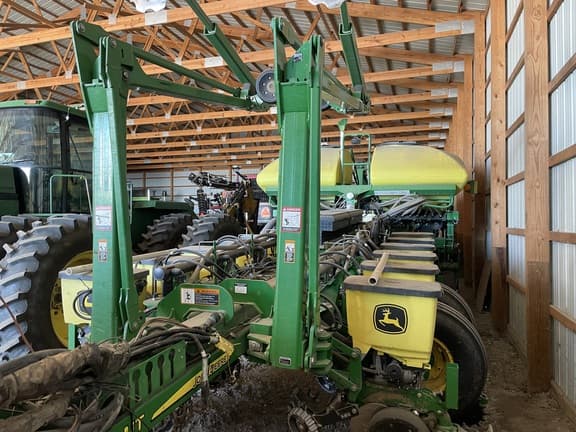 Image of John Deere 1775 equipment image 1
