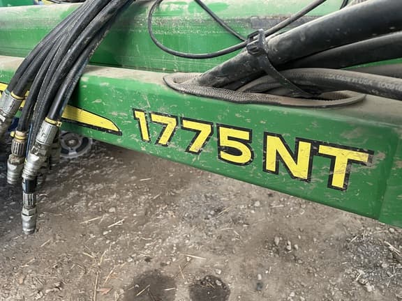 Image of John Deere 1775 equipment image 4