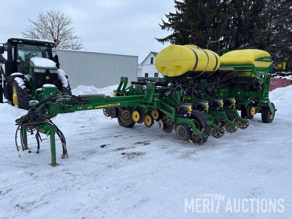 2016 John Deere 1775 Equipment Image0