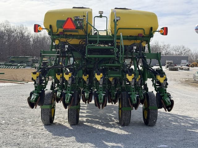 Image of John Deere 1795 equipment image 4
