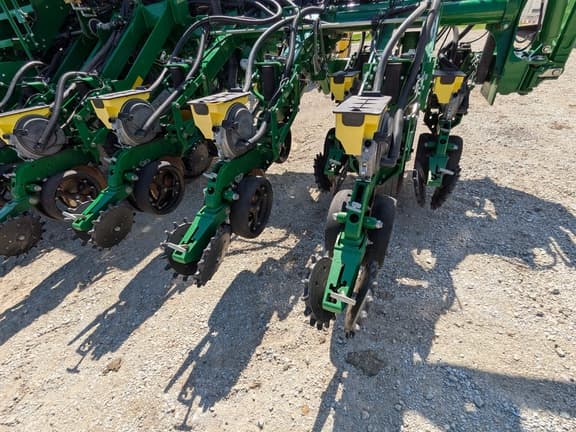 Image of John Deere 1795 equipment image 4