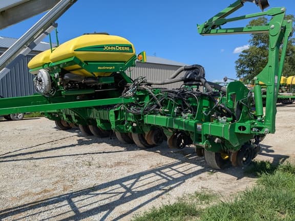 Image of John Deere 1795 Primary image