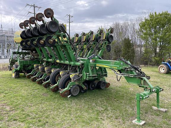 Image of John Deere 1795 equipment image 1