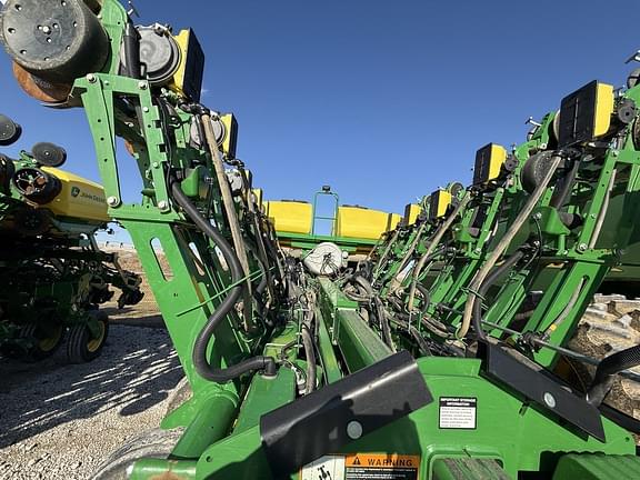 Image of John Deere 1795 equipment image 4