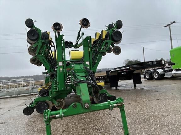 Image of John Deere 1795 equipment image 2