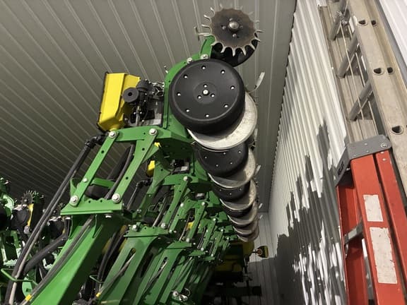 Image of John Deere 1795 equipment image 4