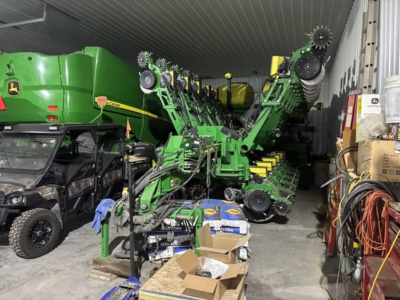 2016 John Deere 1795 Equipment Image0