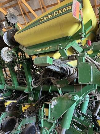 Image of John Deere 1795 equipment image 4