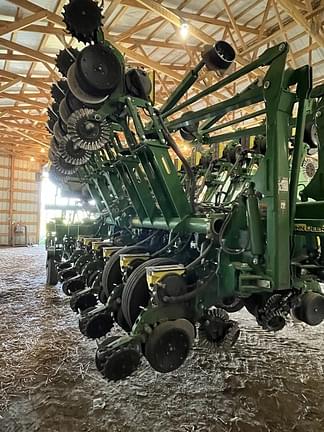 Image of John Deere 1795 equipment image 1