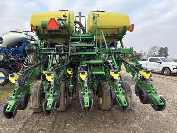 Image of John Deere 1795 equipment image 3