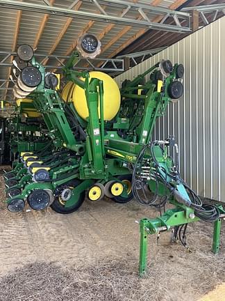 Image of John Deere 1795 equipment image 1