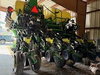 Image of John Deere 1795 equipment image 2