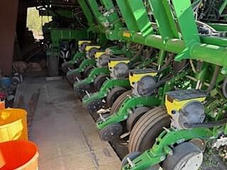 Image of John Deere 1795 equipment image 4