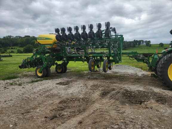 Image of John Deere 1795 Primary image